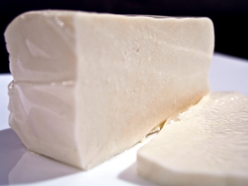 Škripavac cheese. Photo by Roberta F. from Wikimedia Commons.