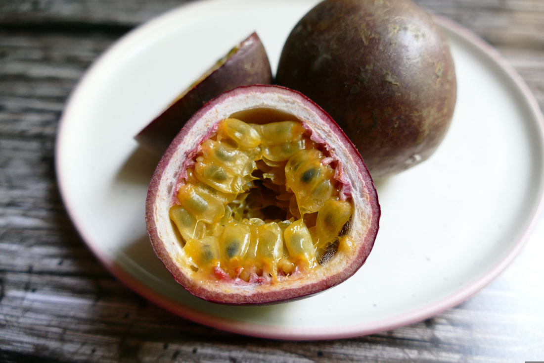 The brown-purple Passion Fruit, also named Markisa, photo by Christiane from Pixabay.