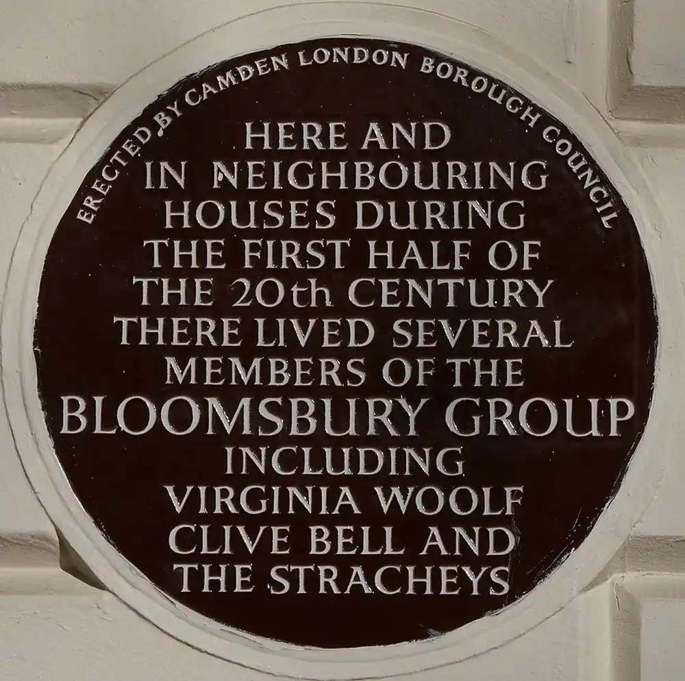 Commemorative plaque in Gordon Square London noting Bloomsbury Group members including Virginia Woolf and Clive Bell.